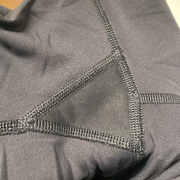 Lululemon Athletica Black Wunder Under HighRise 7/8 Tight - Picture 9 of 12